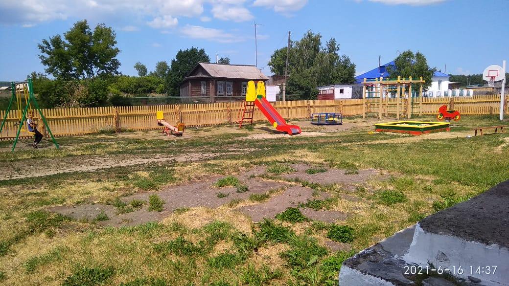 Обустройство детской площадки в с. Чайкино.
